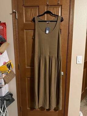 Universal Thread Women's 1X Brown Ribbed Knit Sleeveless Drop Waist Midi Dress